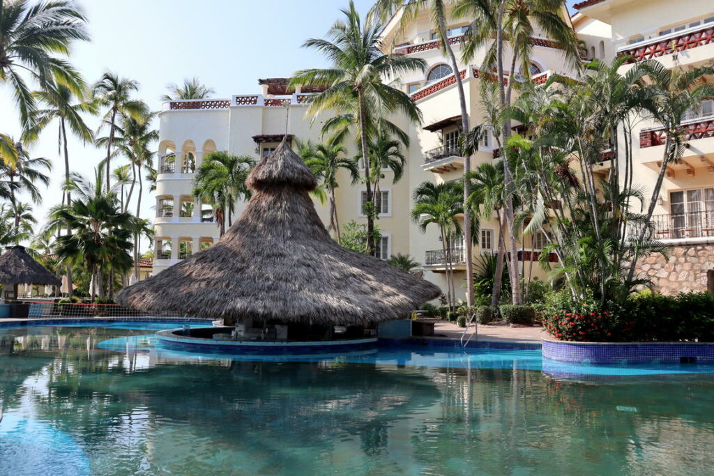 Alberca Gand Isla Navidad Resort