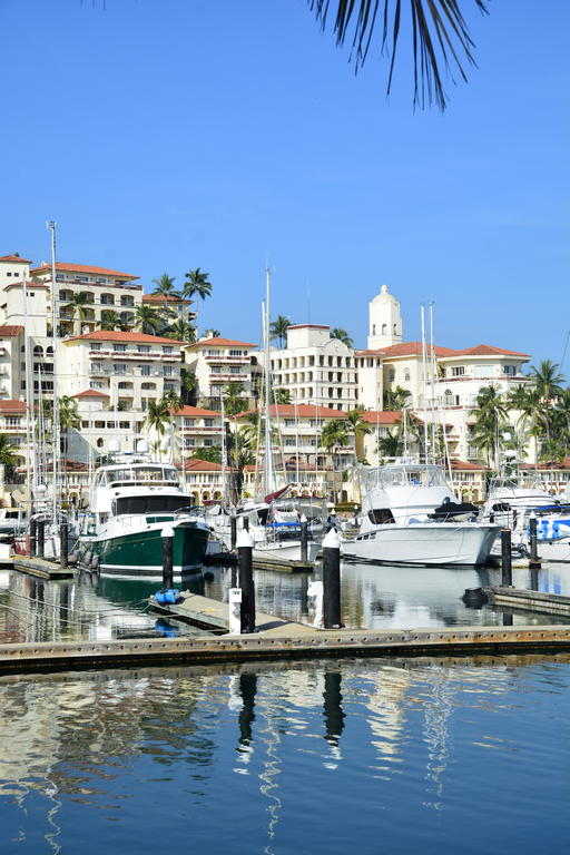 Marina, Gand Isla Navidad Resort Manzanillo Colima