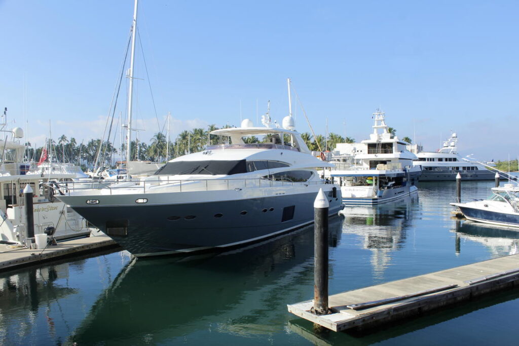 Marina, Gand Isla Navidad Resort Manzanillo Colima
