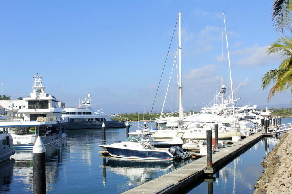 Marina, Gand Isla Navidad Resort Manzanillo Colima