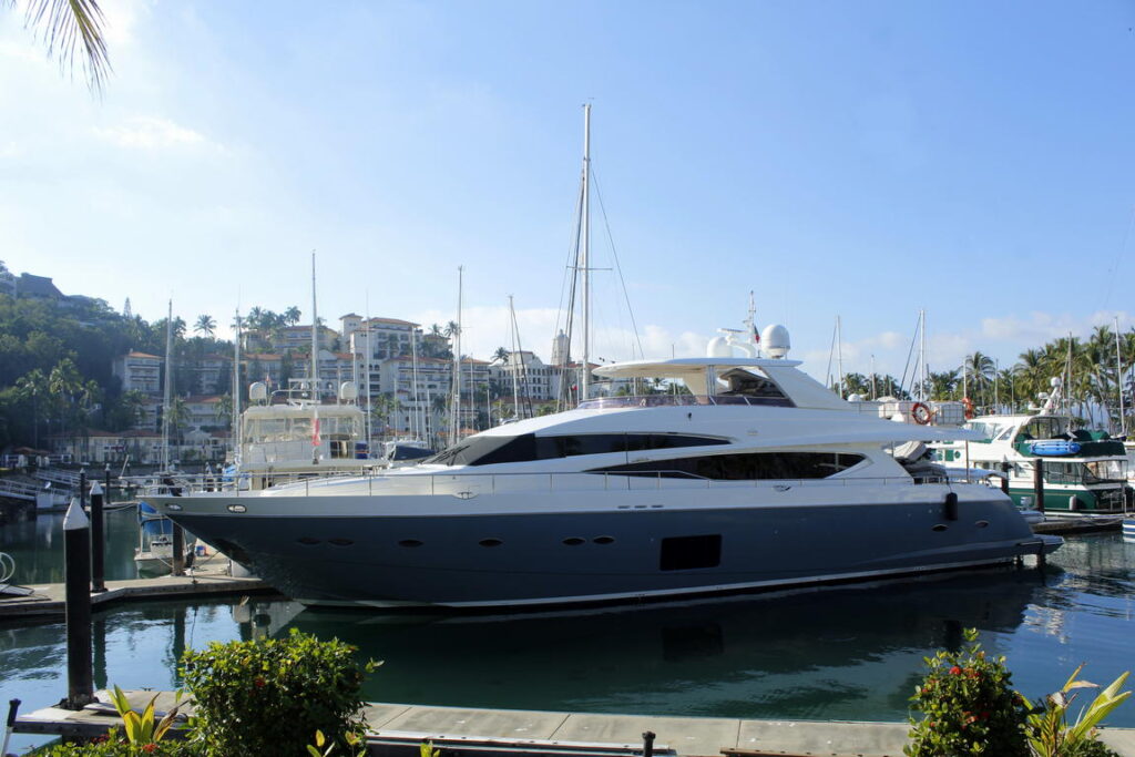 Marina, Gand Isla Navidad Resort Manzanillo Colima