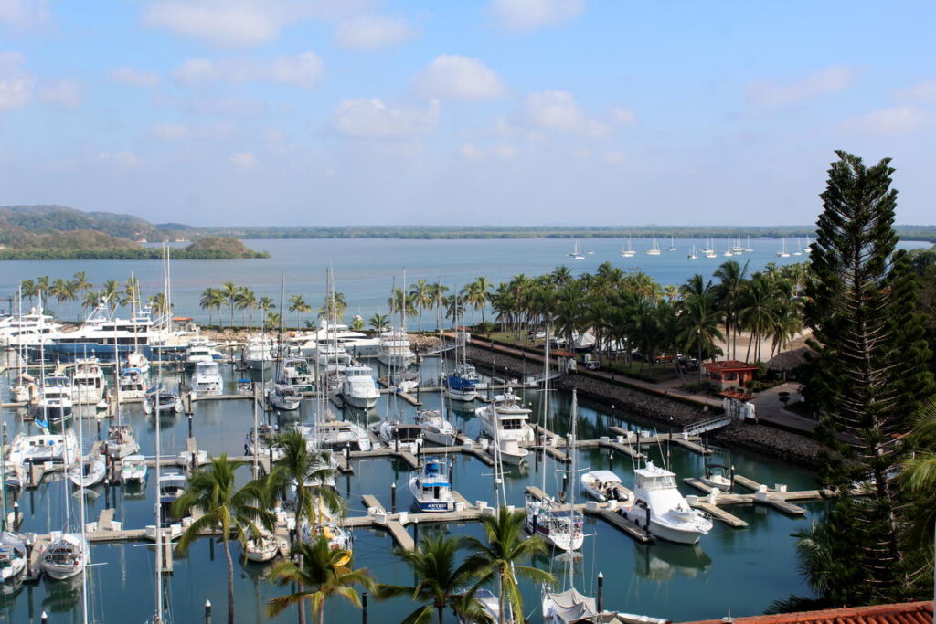 Marina, Gand Isla Navidad Resort Manzanillo Colima