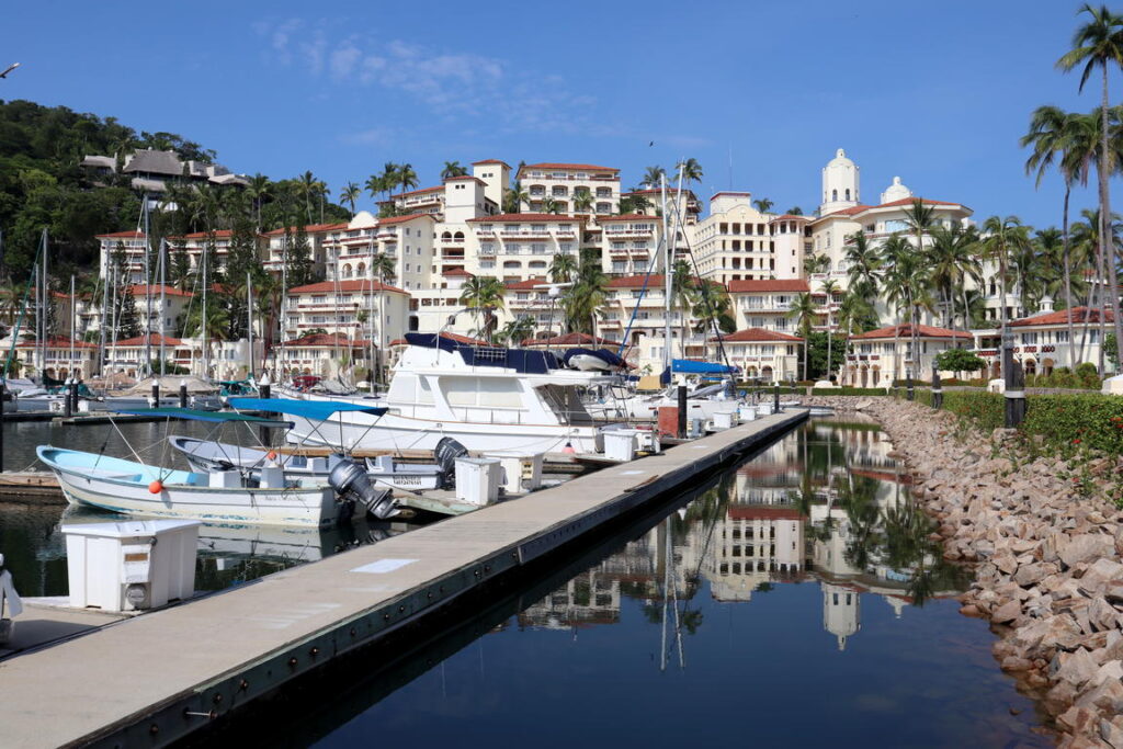 Marina, Gand Isla Navidad Resort Manzanillo Colima
