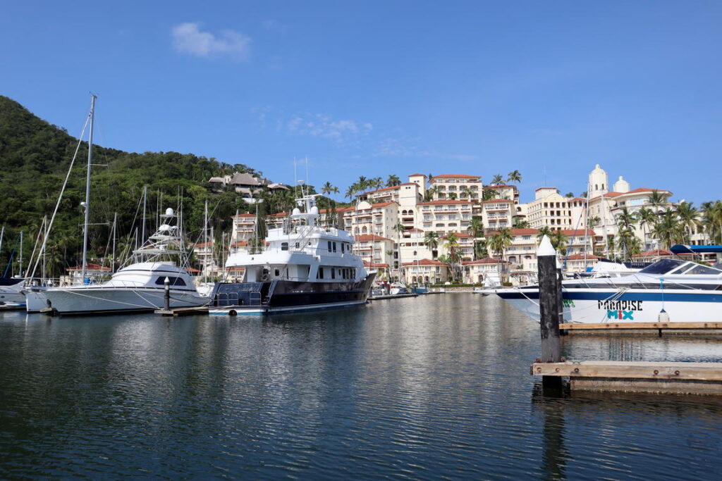 Marina, Gand Isla Navidad Resort Manzanillo Colima