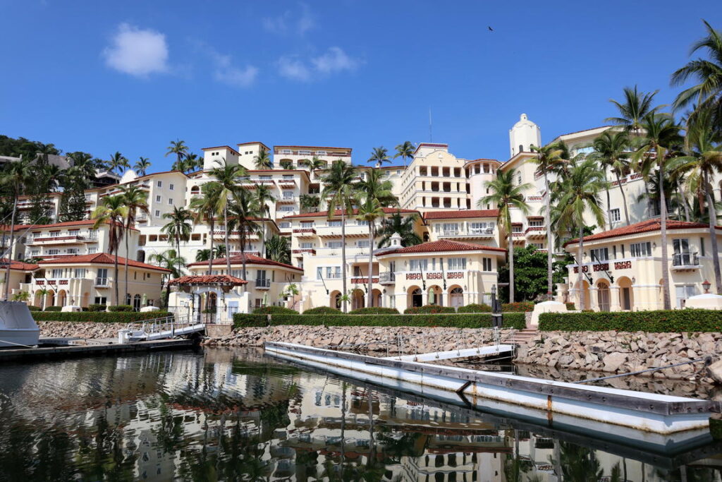 Marina, Gand Isla Navidad Resort Manzanillo Colima